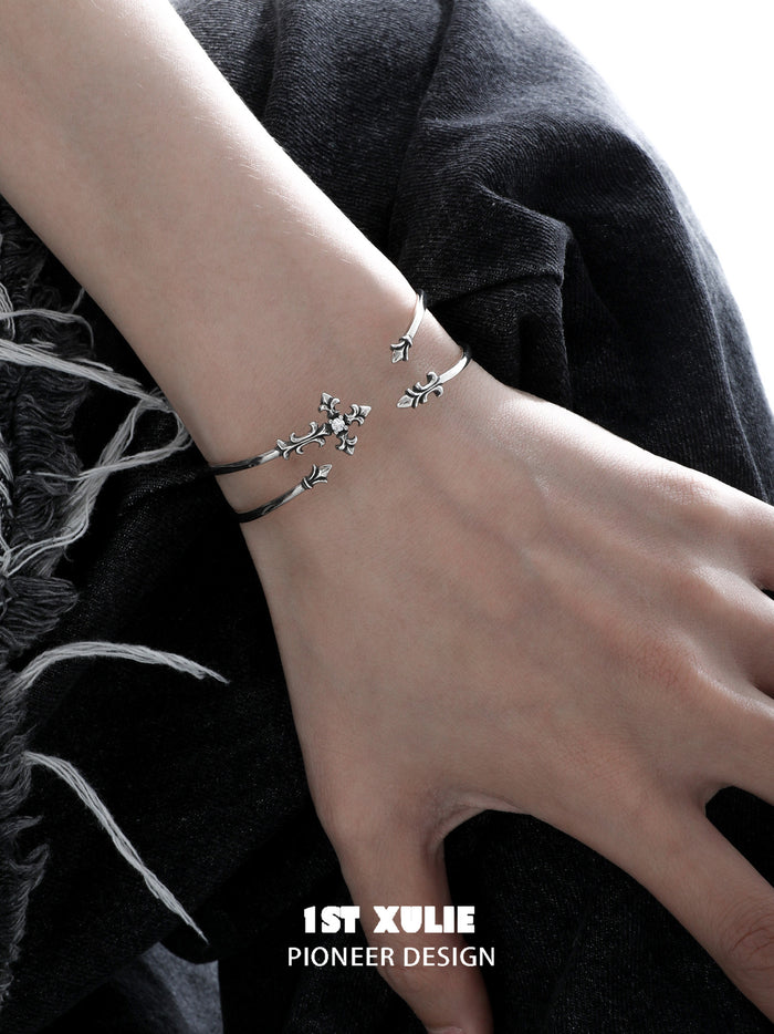 1STXULIE Superior Niche Iris Collection Retro Cross Bracelet T5892