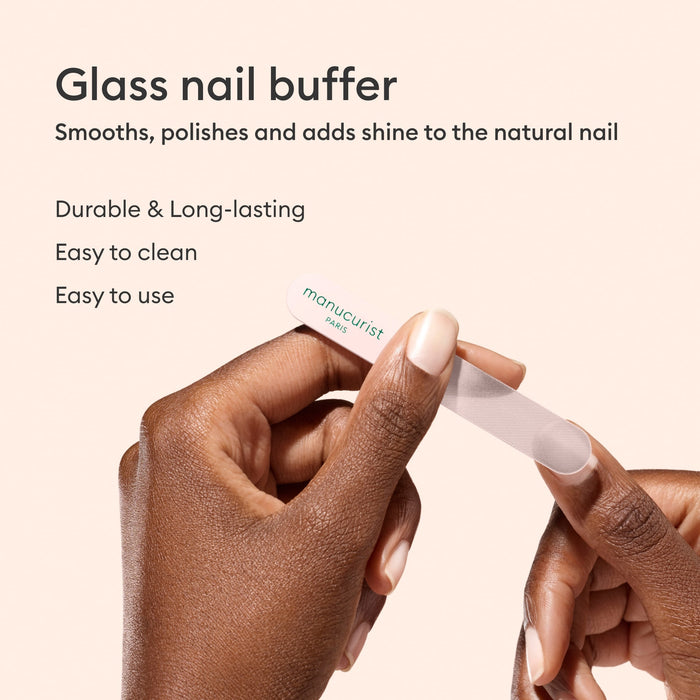 A person uses the Manucurist-us Glass Polisher, showcasing its durability, easy cleaning, and how it smooths and adds lasting shine to the natural nail plate.