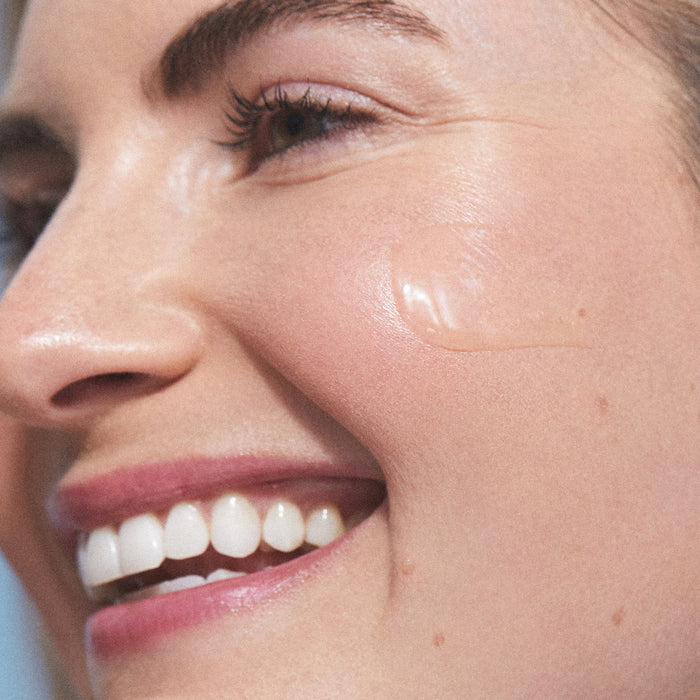 Kora Organics-Kakadu Plum Vitamin C Serum-Skincare-4_PDP_ModelCloseup-KakaduVitC_V1-The Detox Market |