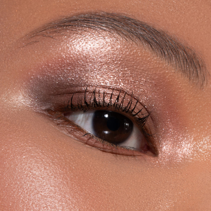 My Dream Pouch model look - eye close-up.