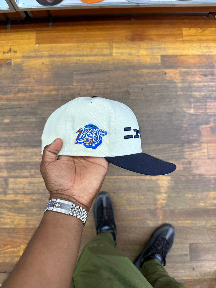 New York Yankees Katakana Chrome Creme and Blue 1998 World Series